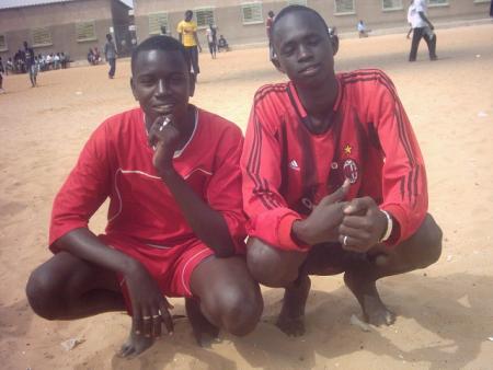 azou bi a gauche et mon ami mor a droite